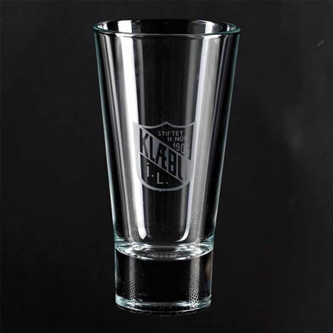 Ypsilon glass i 4 størrelser, og karaffel i 3 størrelser med eget trykt motiv