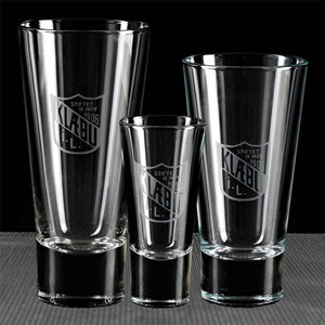 Ypsilon glass i 4 størrelser, og karaffel i 3 størrelser med eget trykt motiv