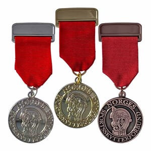 KM medalje med bånd og overstykke